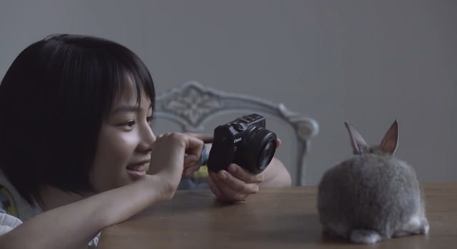 キヤノン EOS M2 CM「花」篇 「うさぎ」篇